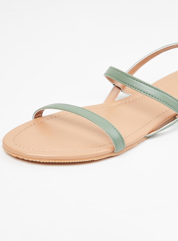 Women Solid Flat Sandals with Buckle Straps