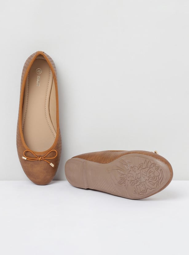 Women Textured Ballerinas