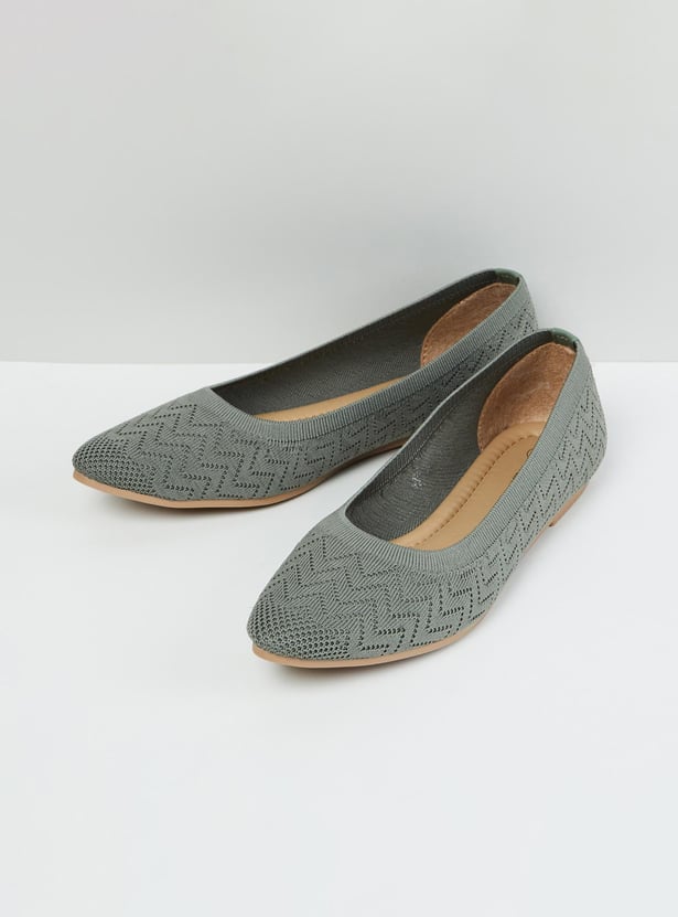 Women Textured Ballerinas