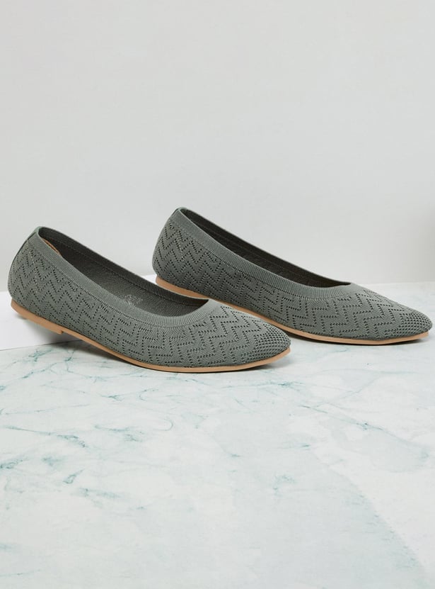 Women Textured Ballerinas
