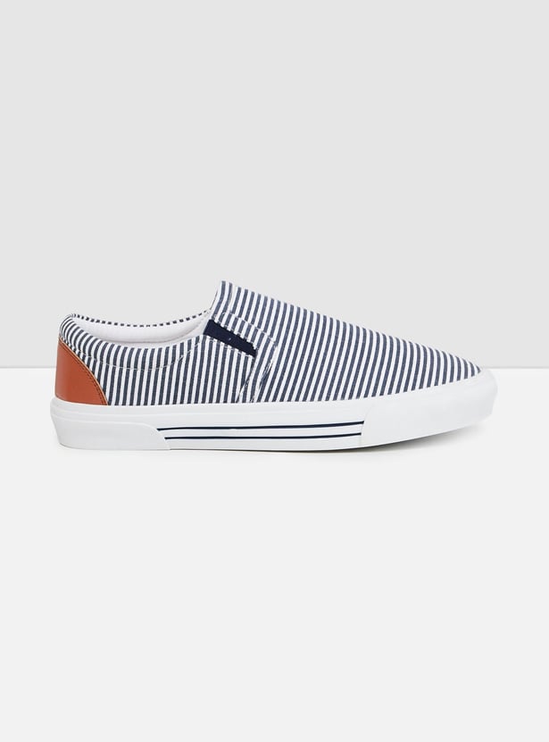 Men Striped Slip-On Canvas Shoes