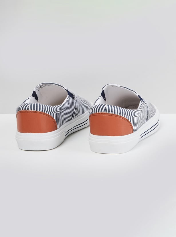 Men Striped Slip-On Canvas Shoes