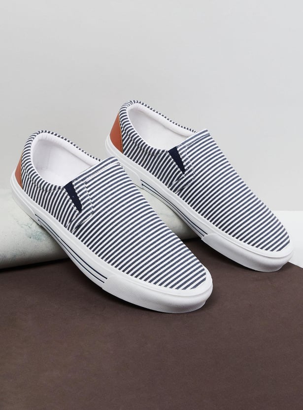 Men Striped Slip-On Canvas Shoes