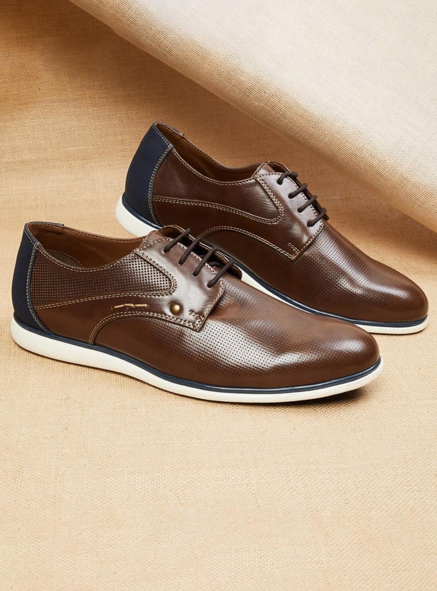 MAX Men Textured Lace-Up Casual Shoes