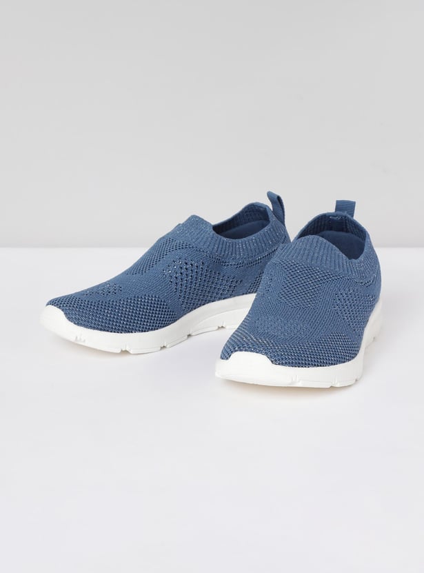 Girls Textured Slip-On Sports Shoes