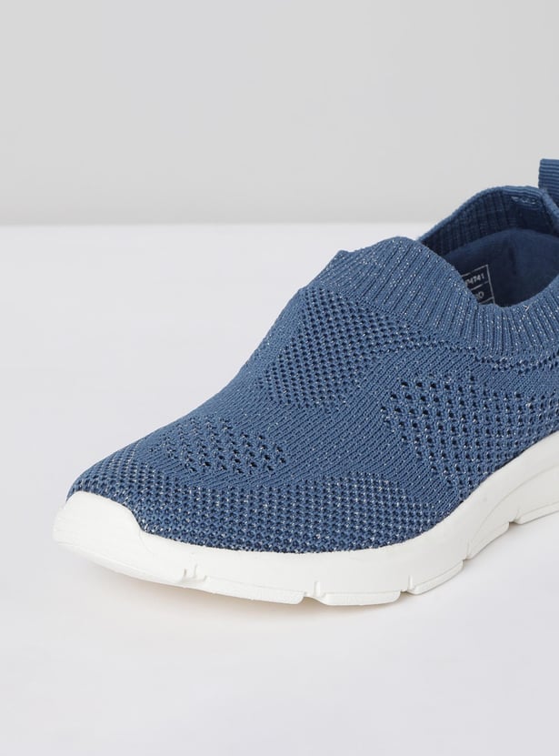 Girls Textured Slip-On Sports Shoes