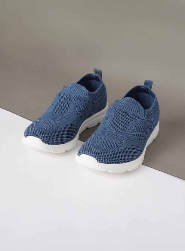 Girls Textured Slip-On Sports Shoes