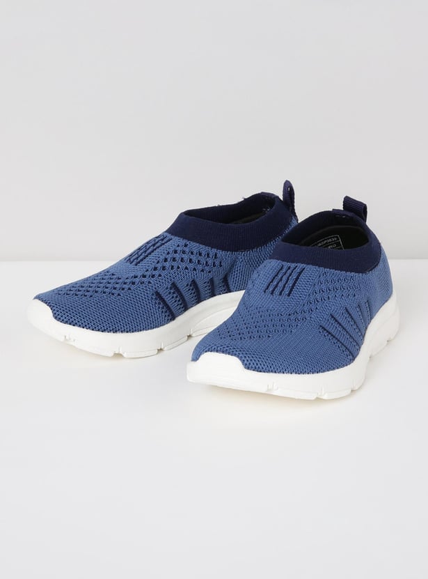 Boys Textured Slip-On Sports Shoes