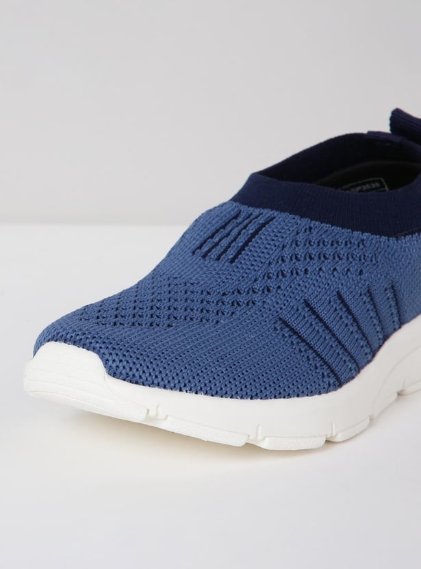 Boys Textured Slip-On Sports Shoes