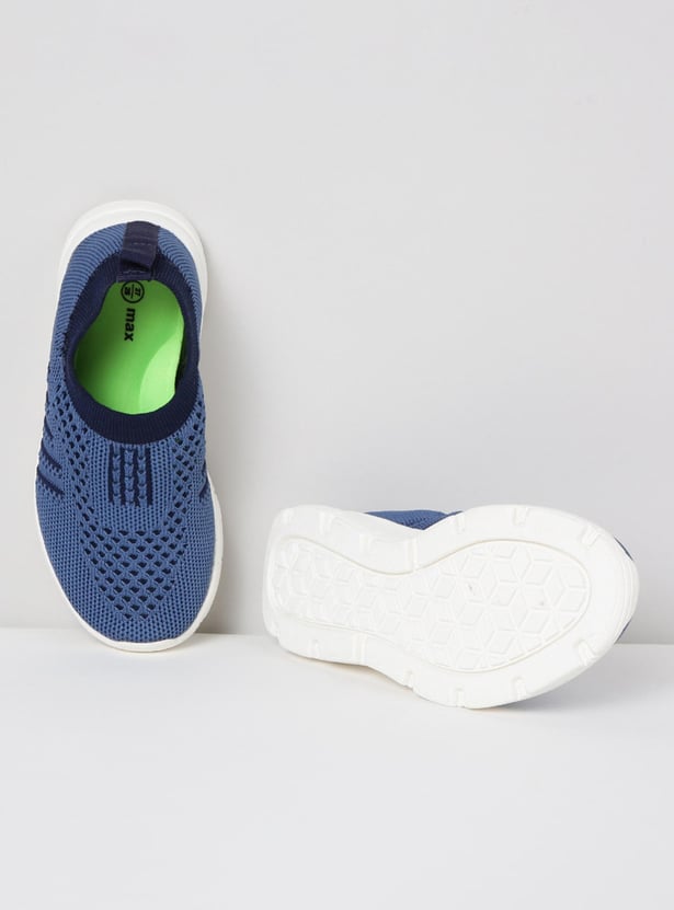 Boys Textured Slip-On Sports Shoes