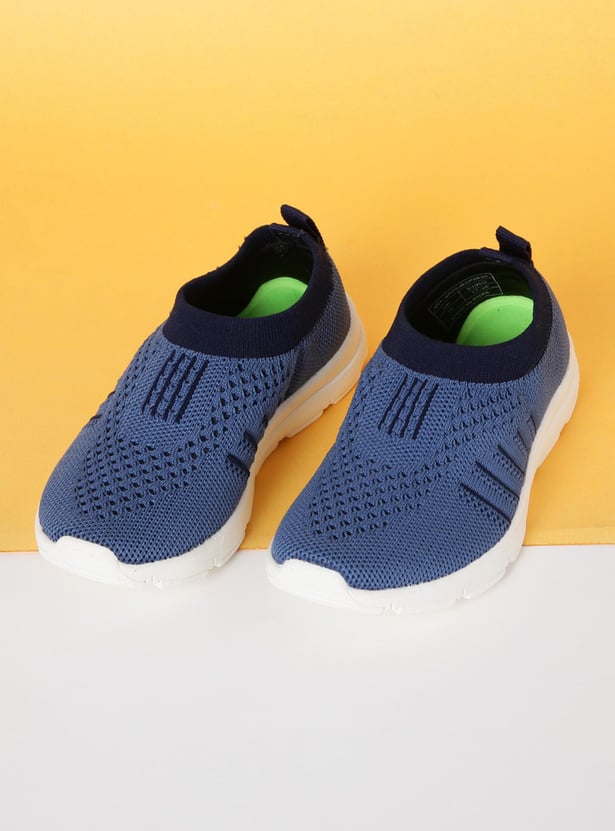 Boys Textured Slip-On Sports Shoes