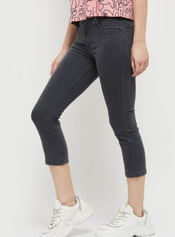 Women Solid Denim Capris
