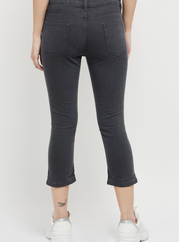 Women Solid Denim Capris