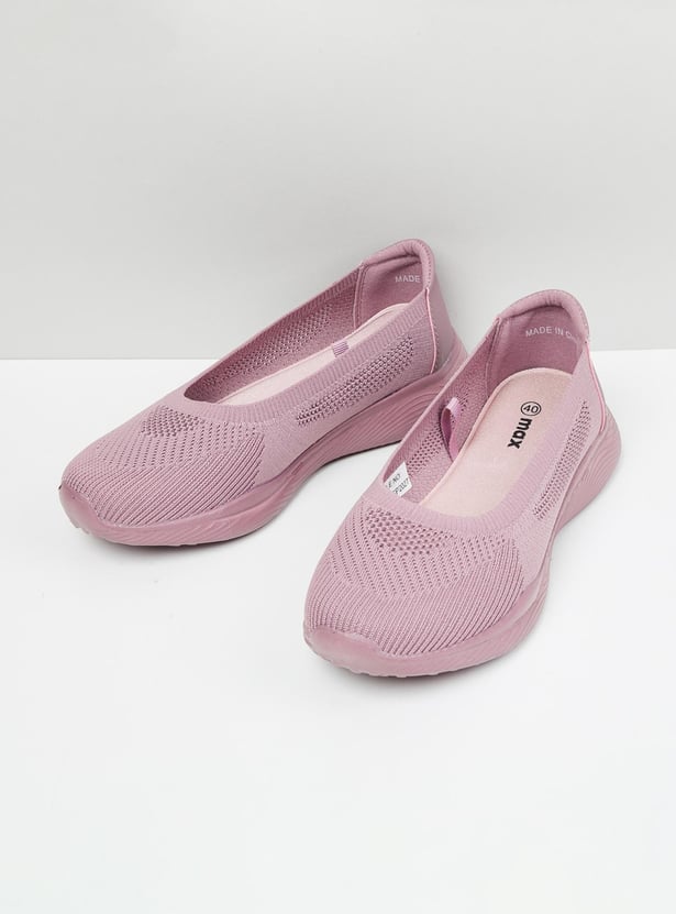Women Textured Slip-On Sports Shoes