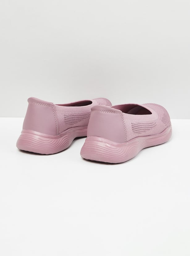 Women Textured Slip-On Sports Shoes