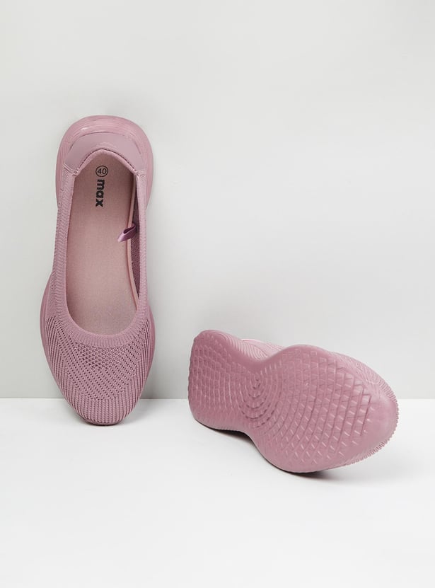 Women Textured Slip-On Sports Shoes