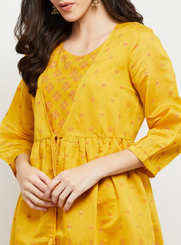 Women Ikat Printed Kurta with Tie-Up Shrug