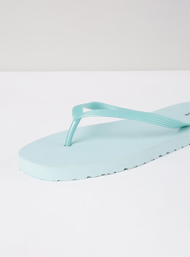 Women Solid Flip Flops
