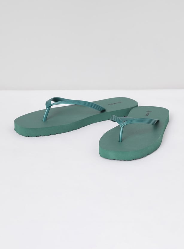 Women Solid Flip Flops