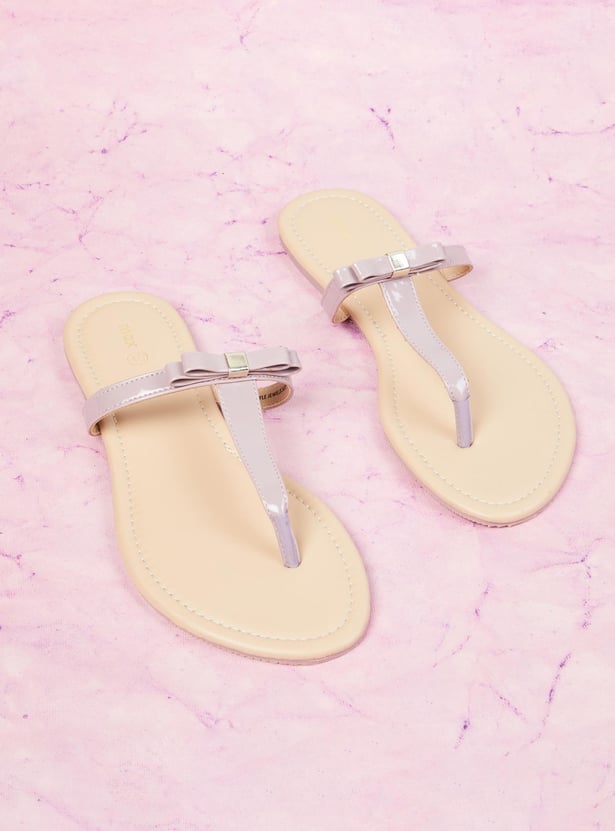 Women Solid T-Strap Flat Sandals