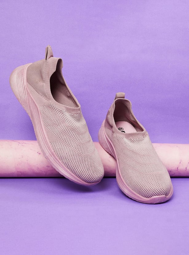 Women Textured Slip-On Sports Shoes