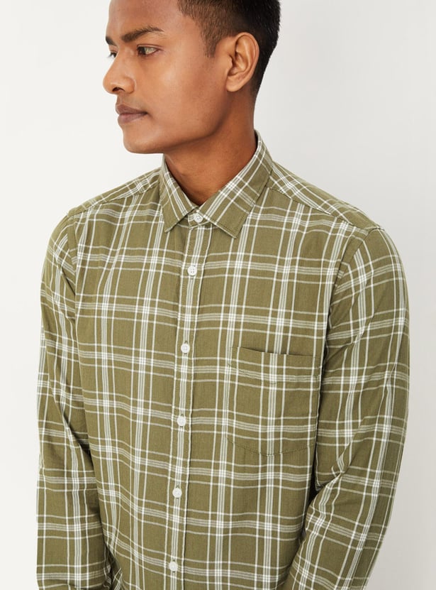 Men Checked Slim Fit Smart Casual Shirt