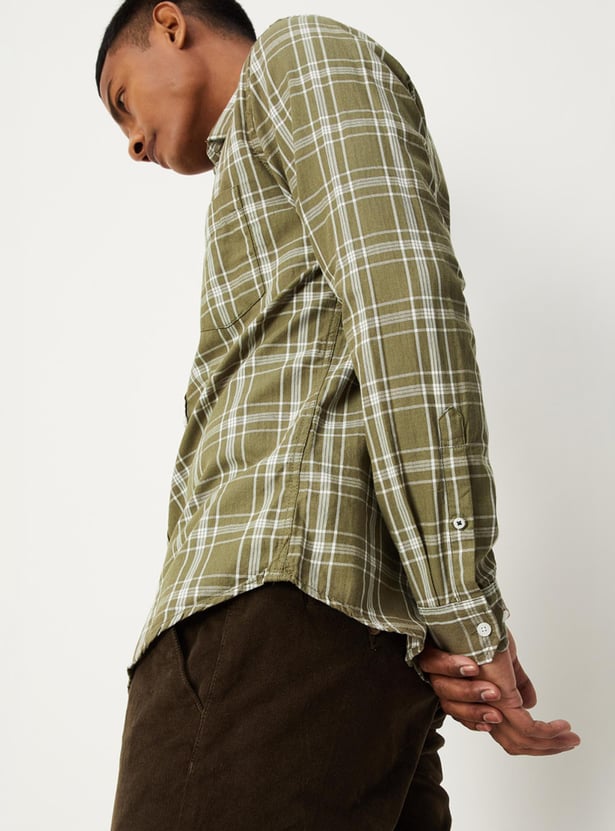 Men Checked Slim Fit Smart Casual Shirt
