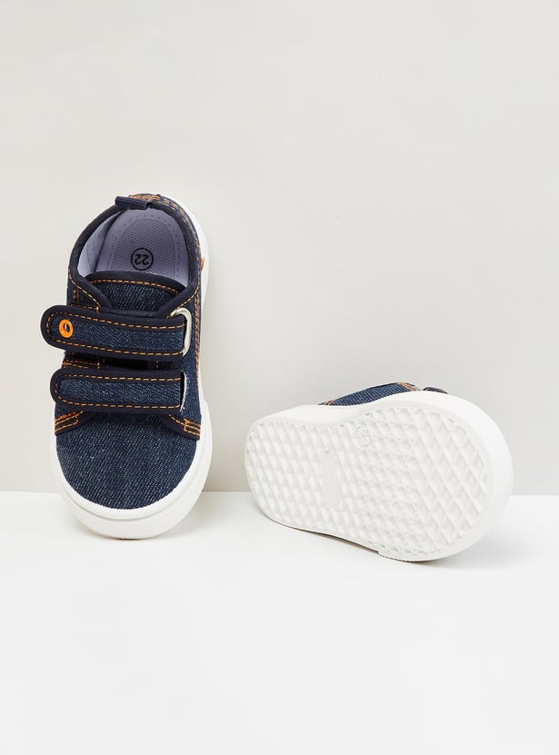 Boys Textured Slip-On Canvas Shoes