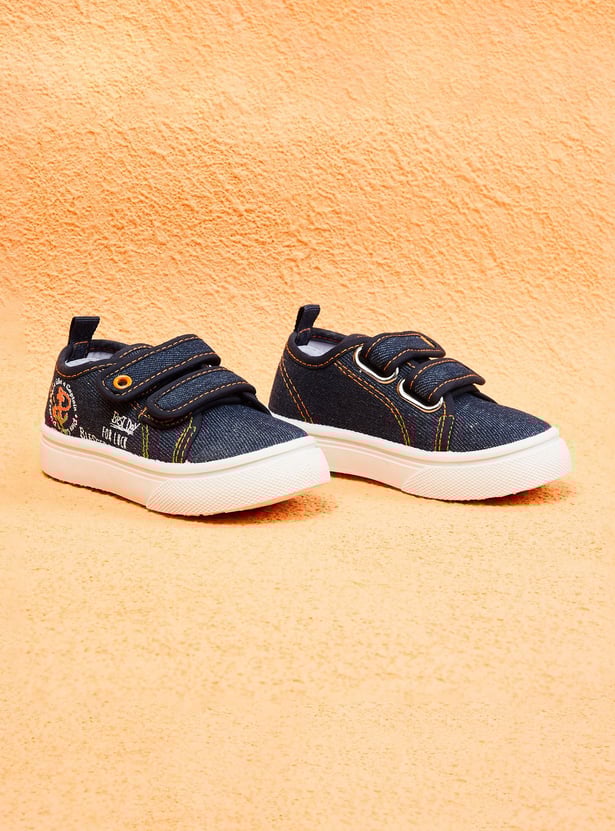Boys Textured Slip-On Canvas Shoes