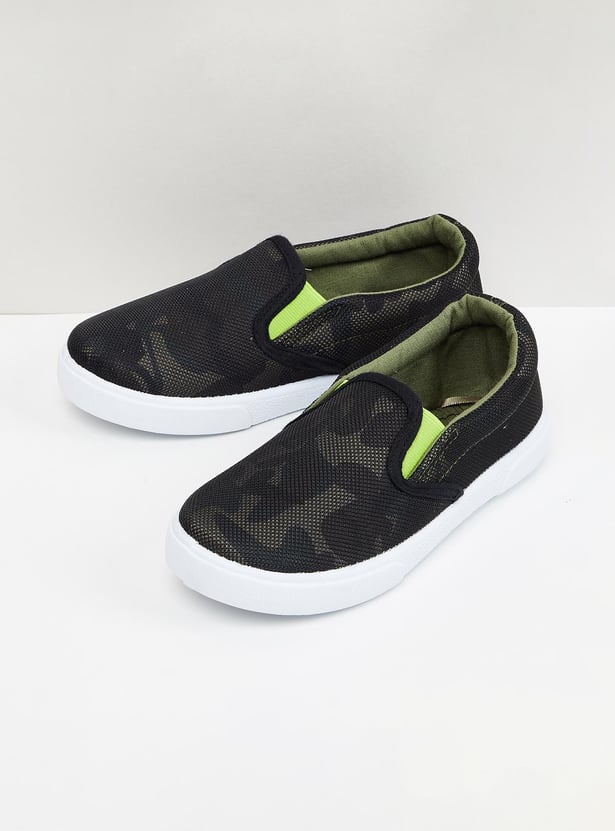 Boys Textured Printed Slip-On Casual Shoes