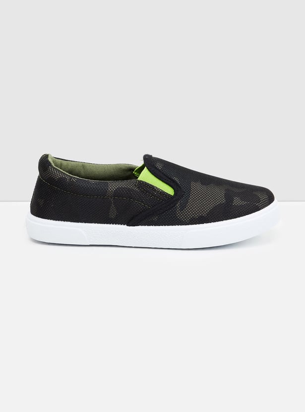 Boys Textured Printed Slip-On Casual Shoes