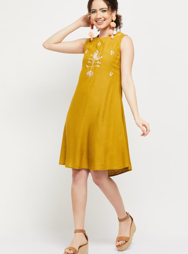 Women Embroidered Sleeveless A-line Ethnic Dress