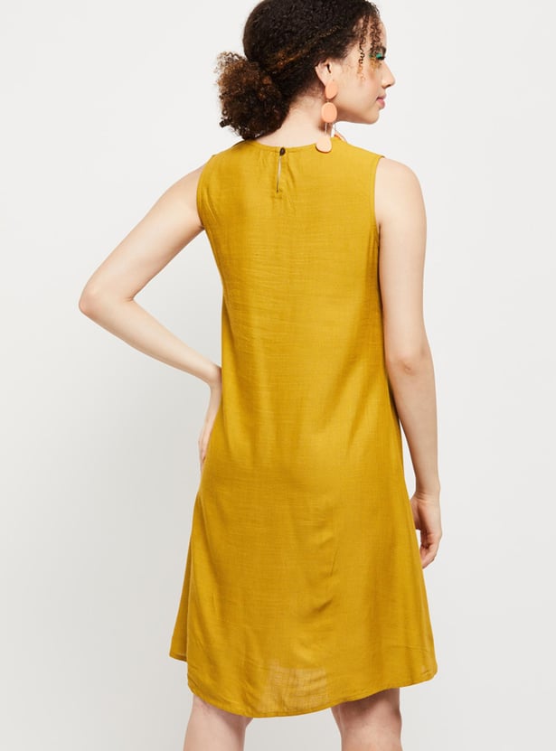 Women Embroidered Sleeveless A-line Ethnic Dress