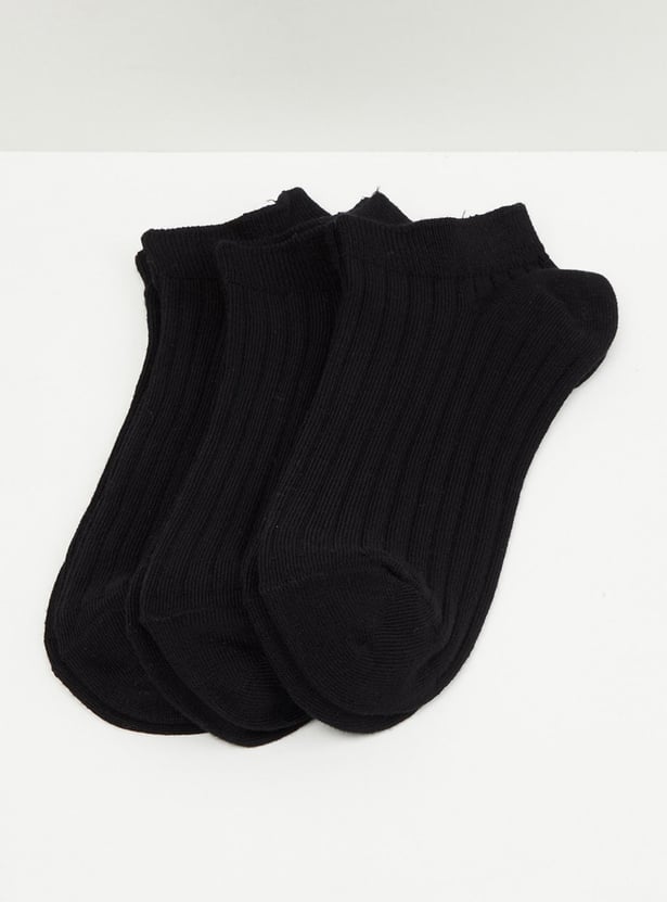 Men Textured Socks - Pack of 3