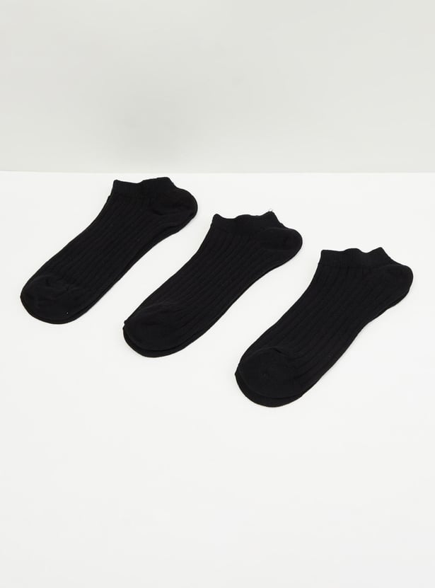 Men Textured Socks - Pack of 3