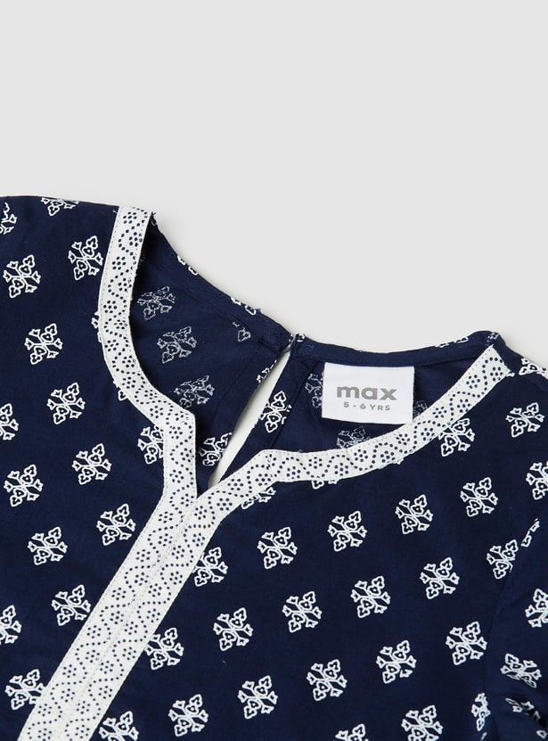 Girls Printed Notched Neck Straight Kurta