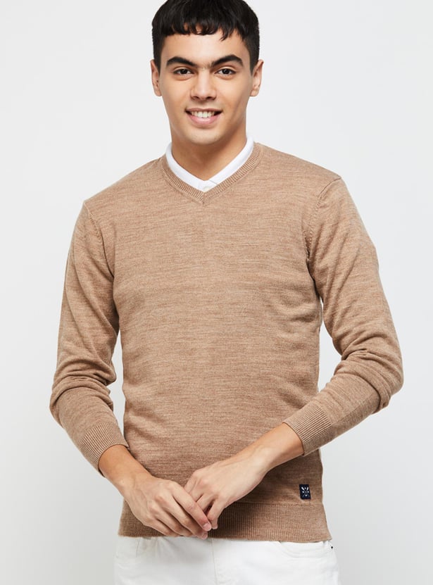 Men Light Weight V-Neck Sweater