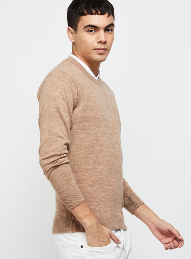 Men Light Weight V-Neck Sweater