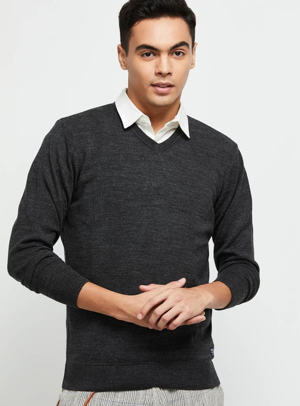 Men Solid Full Sleeves Sweater