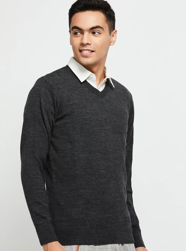 Men Solid Full Sleeves Sweater