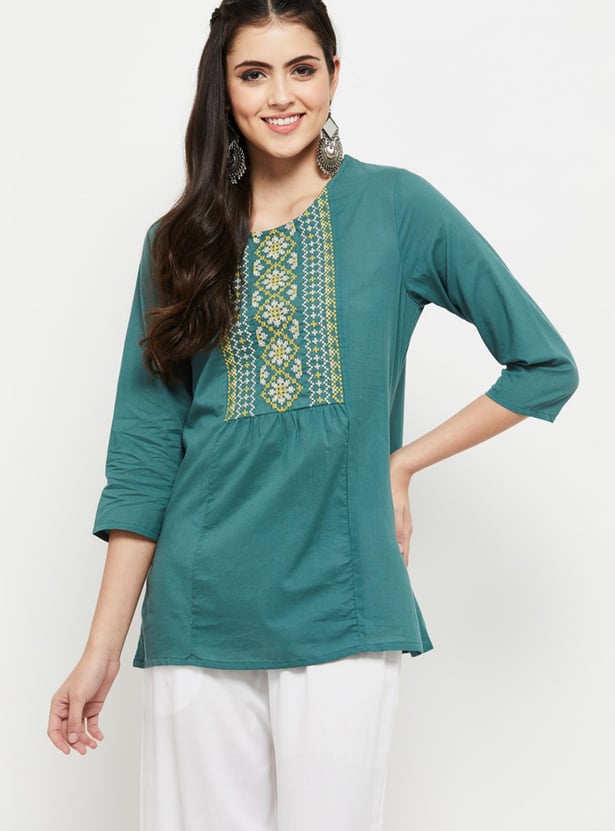 Women Embroidered Kurta