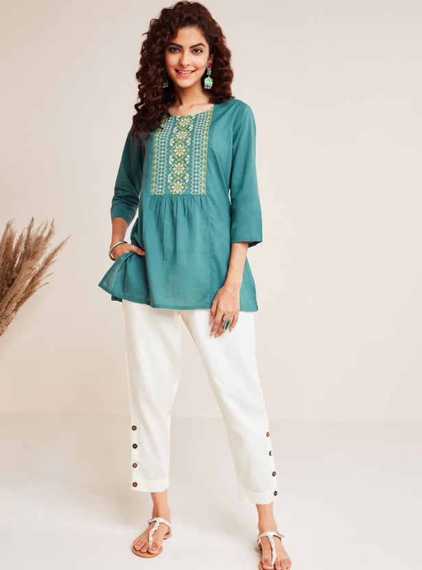 Women Embroidered Kurta