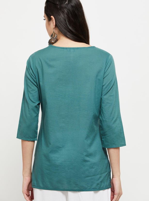 Women Embroidered Kurta