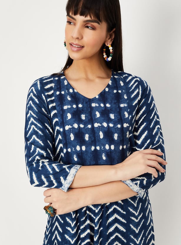 Women Printed V-Neck Straight Kurta