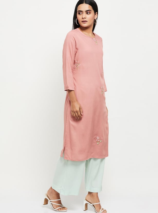 Women Floral Embroidered Three-Quarter Sleeves Straight Kurta