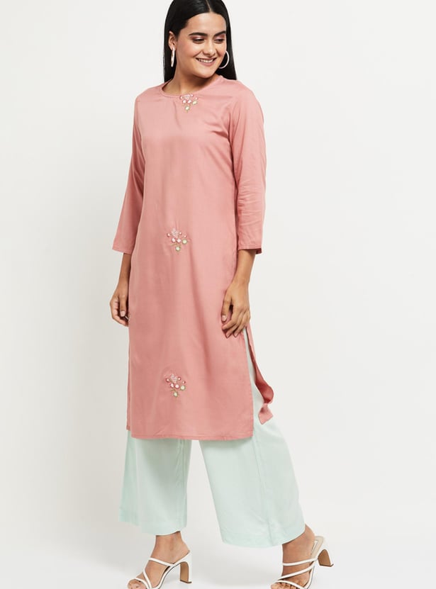 Women Floral Embroidered Three-Quarter Sleeves Straight Kurta