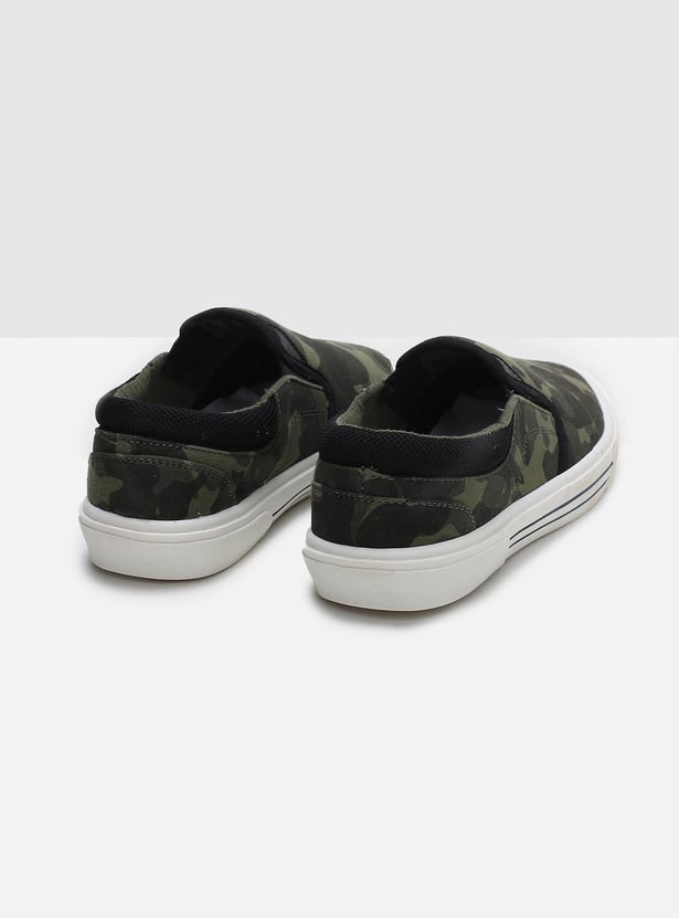 Men Camouflage Printed Slip-On Casual Shoes