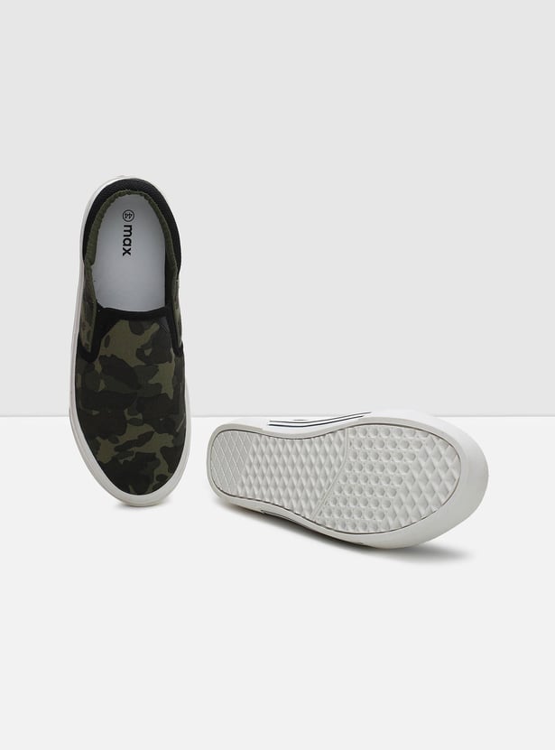 Men Camouflage Printed Slip-On Casual Shoes