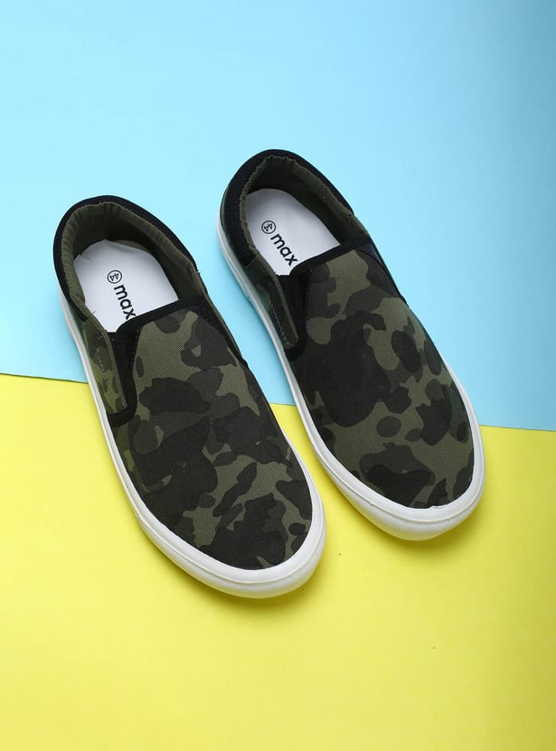 Men Camouflage Printed Slip-On Casual Shoes