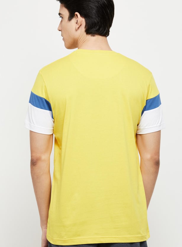 Men Printed Regular Fit Crew Neck T-shirt